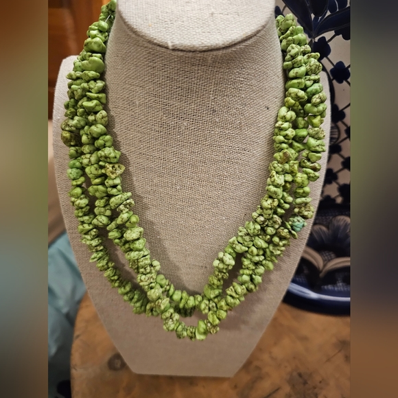 Lime Green Necklace - Picture 1 of 3